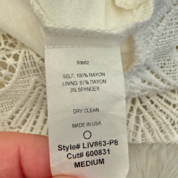 Liv Los Angeles Floral Lace Crochet Off Shoulder Top Medium - Picture 5 of 8